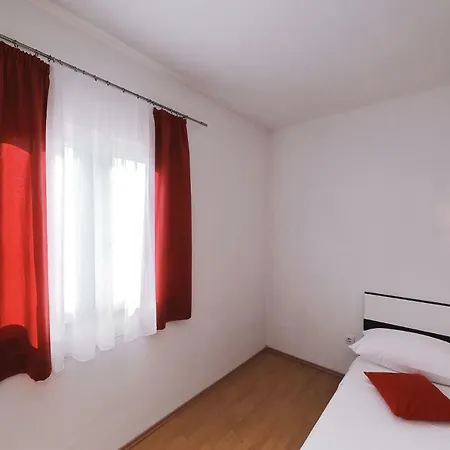 Apartman Anamarija 2 * Seline