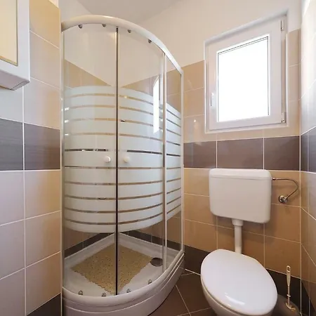 Apartman Anamarija 2 *
